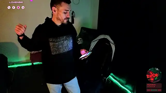Aaron_malikk webcam show