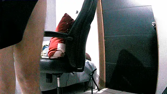 Fuckboyhot23j webcam show