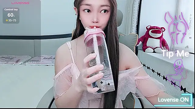 susu66888 网络视讯表演