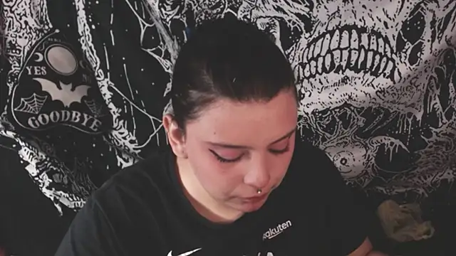 mikaskullcs' Live XXX Chat