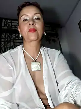 Amadamilf1980's Live XXX Chat