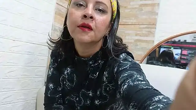 Amadamilf1980's Webcam Show