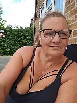 MissQueenBeex – webcam-show