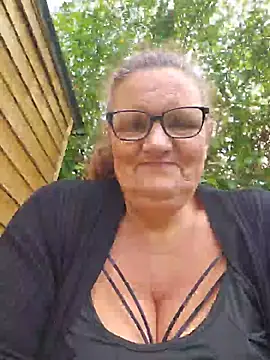 MissQueenBeex's Live XXX Chat