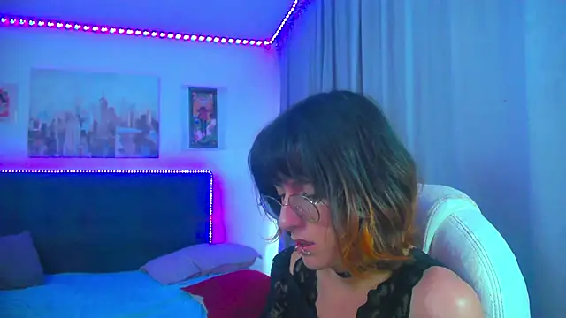 goth_minerva Show in webcam