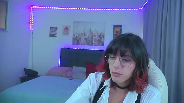 goth_minerva: διαδικτυακό σόου στην κάμερα