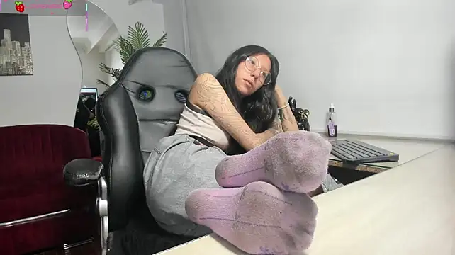 Chat +18 de Laila_Angels ao vivo