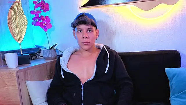 Almiboys Adlı Modelin Web Kamerası Şovu