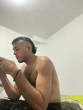 Exotic13 Webcam show