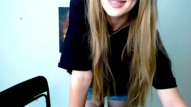 Doll_Angelina Adlı Modelin Canlı XXX Sohbeti
