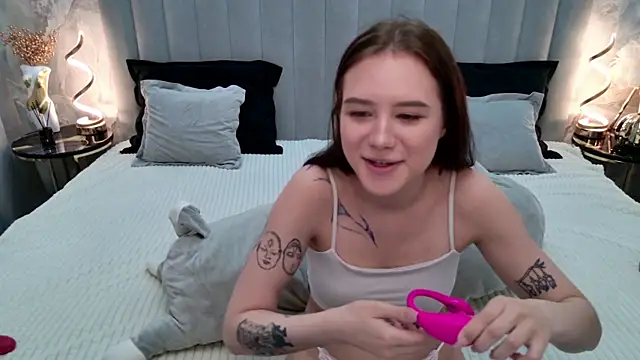 CarolineTenders Chat XXX live