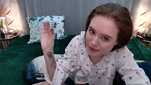 CarolineTenders live XXX chat