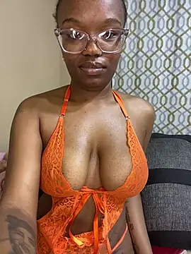 YummyMelanin117 webcam show