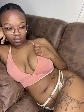 YummyMelanin117 – Live XXX-chat