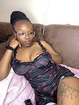 YummyMelanin117's Live Chat Room