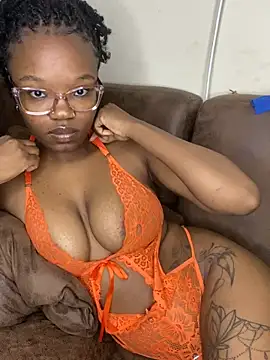 Chatroom XXX en direct de YummyMelanin117