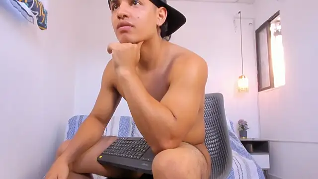 samxx_muscle Webcamshow