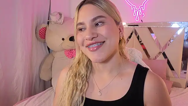 Živý XXX chat saaya_tay