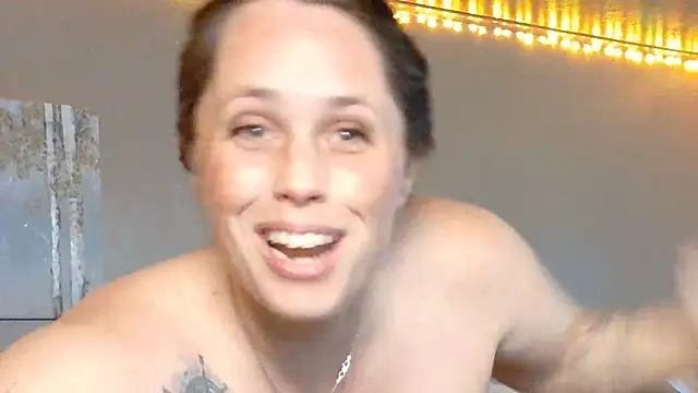mavismable's Webcam Show