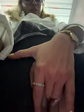 Pokazy przed kamerką – Pretty_roxxyy