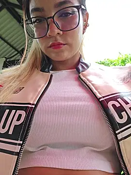 دردشة Pretty_roxxyy الجنسية المباشرة