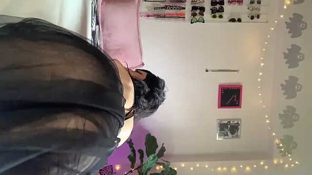 ELENA_UMBRA Adlı Modelin Canlı XXX Sohbeti