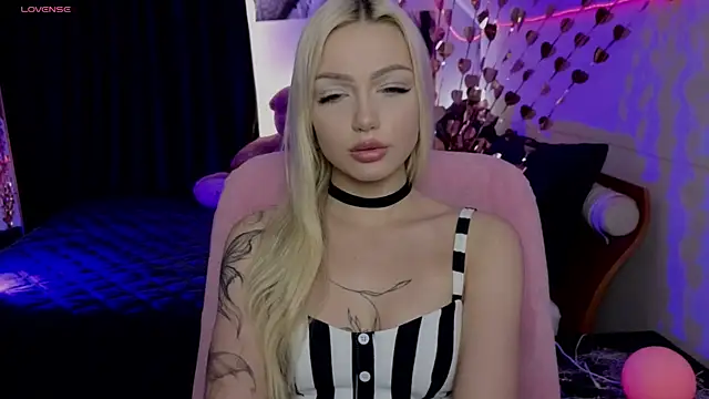 LinaLirian's Live XXX Chat