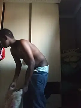 Pokazy przed kamerką – African_gent_45