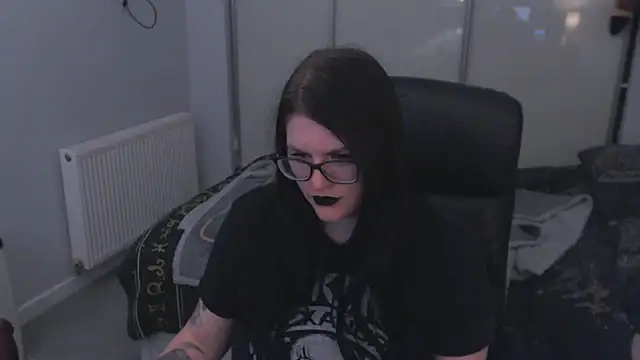 GothSuccubusBabe's Live Sex Cam Show