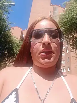 Xiomara_fiery: διαδικτυακό σόου στην κάμερα