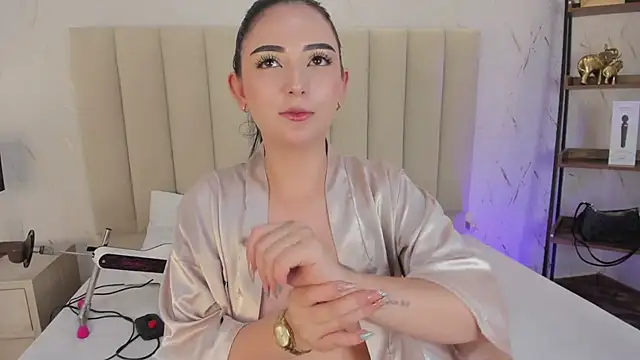 LilithHarperr_'s Webcam Show
