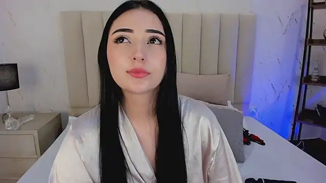 LilithHarperr_'s Webcam Show