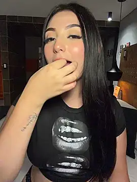 LilithHarperr_'s Webcam Show