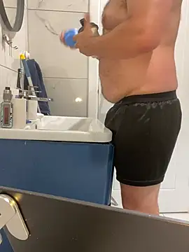 CloudyMuscleBeefy webcam show