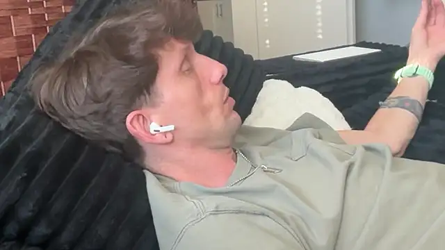 MuchCarpal's Webcam Show