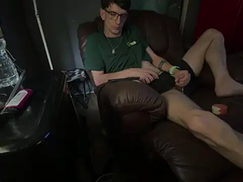 MuchCarpal Show in webcam