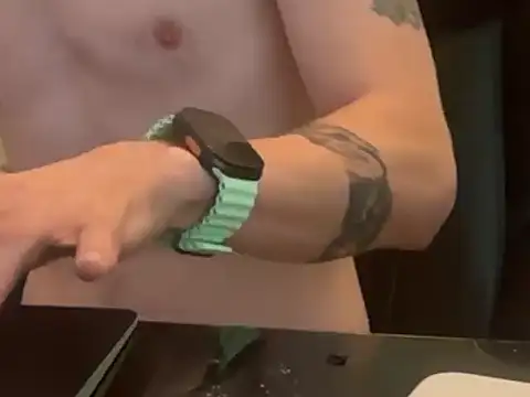MuchCarpal Show in webcam