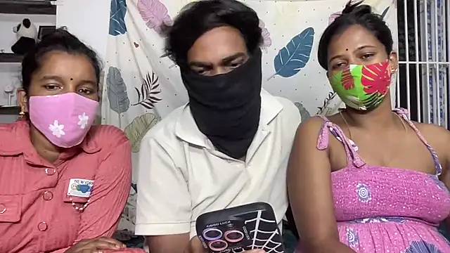 TN_IN_Romantic_Couples Pertunjukan Webcam