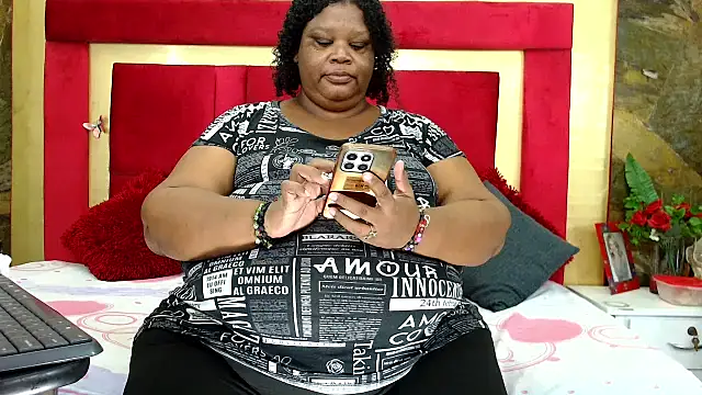 Exoticbigmandy Live XXX-chat