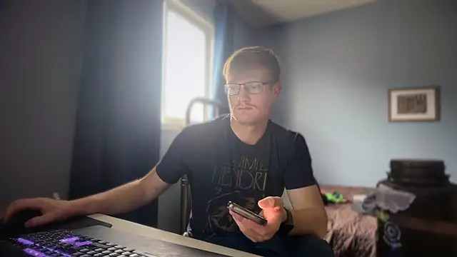 lustylyndon Pertunjukan Webcam