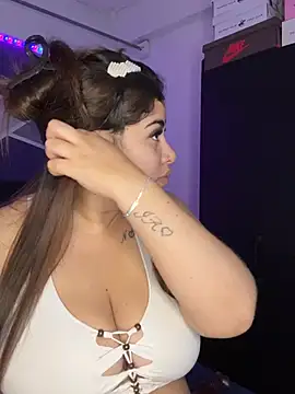 jazminslut's Webcam Show