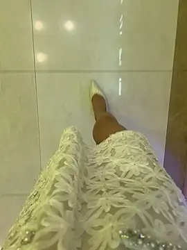 yimisun01 Show in webcam