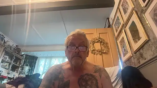 poggles webkamerás műsora