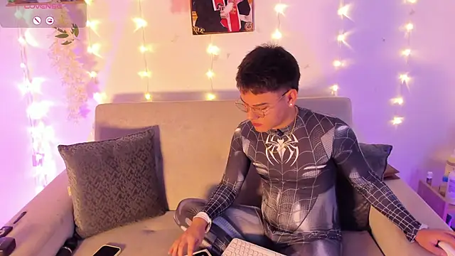 Young_Ben Adlı Modelin Web Kamerası Şovu