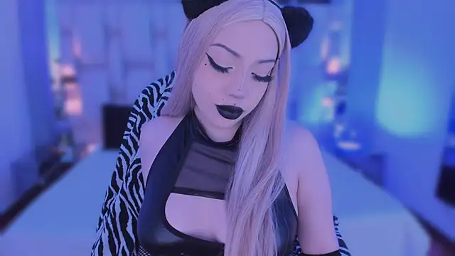 revenmiller_: διαδικτυακό σόου στην κάμερα