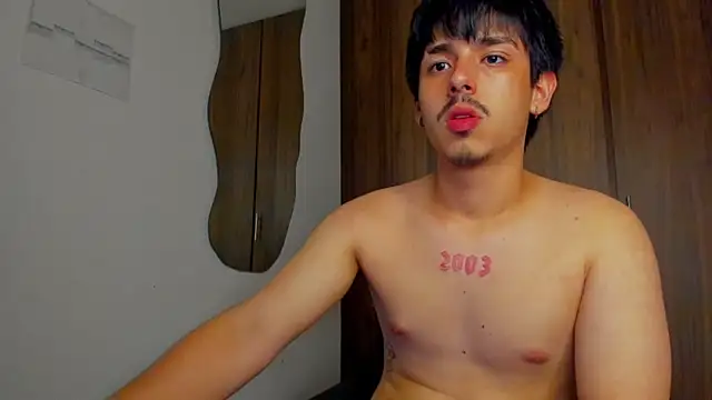 Maximo_Miller Pertunjukan Webcam