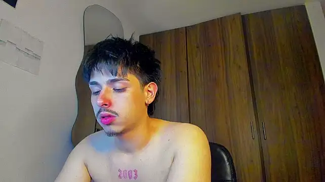 Maximo_Miller: вебкам-шоу