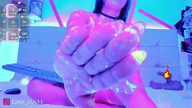 Chat XXX en directo de Luna_blackk