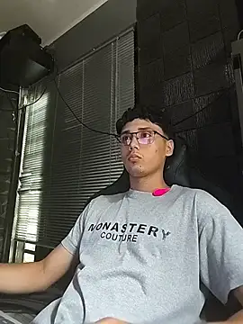 SrJacobs Show in webcam