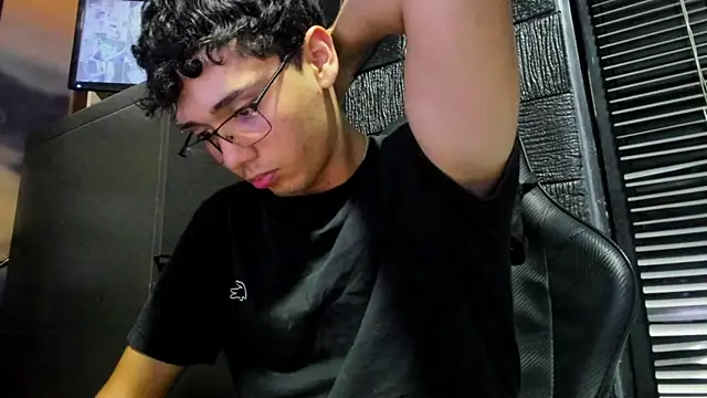 SrJacobs Show in webcam